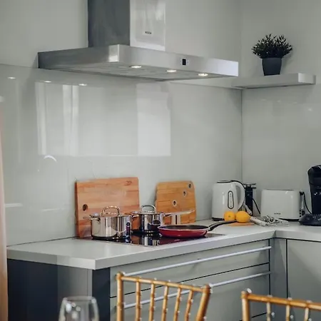 Design Architect With 2 Apartment *