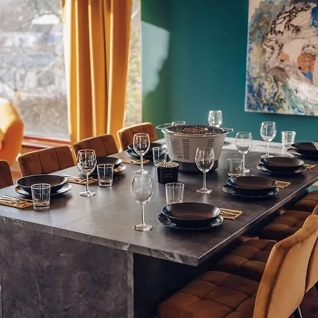 Design Architect With 2 Apartment *