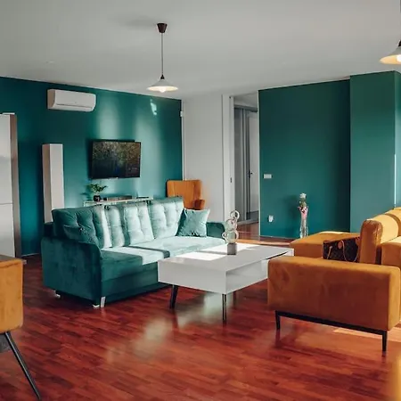 Design Architect With 2 Apartment *