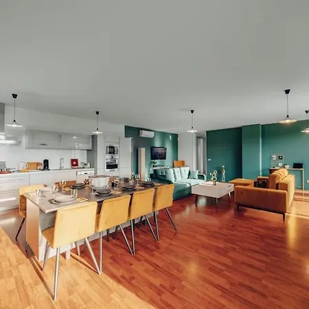 Design Architect With 2 Apartment Prague